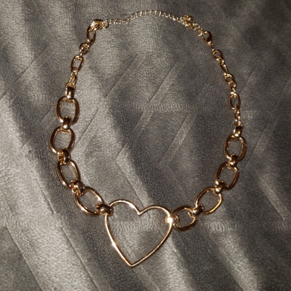 GOLD HEART CHOKER NECKLACE